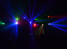 Vakarėlių įranga iš arti: kas iš tiesų kuria gerą atmosferą?